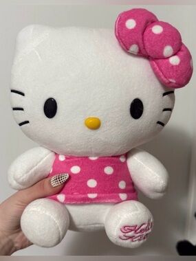 HELLO KITTY - SANRIO PLUSH